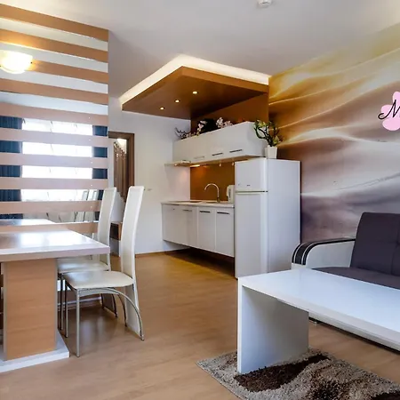Apartment Mon Tour