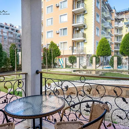 Apartment Mon Tour *